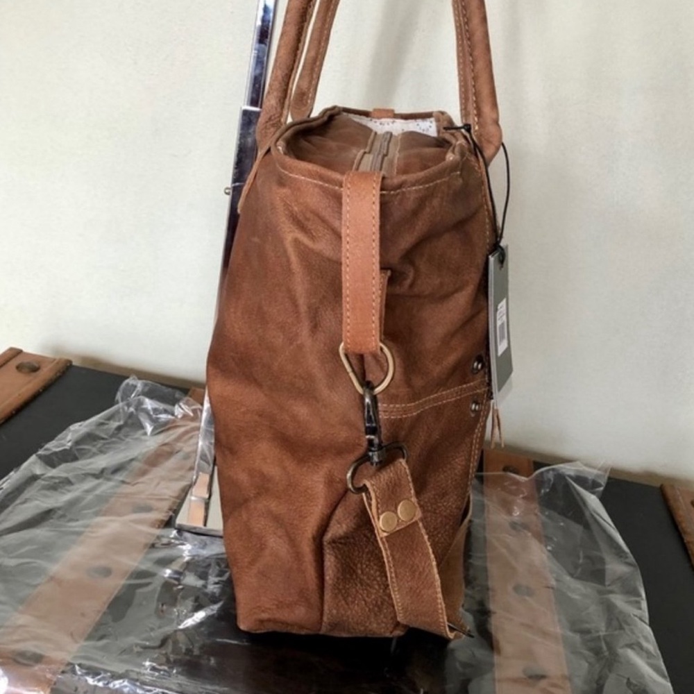 Myra bag Button & Stiches Leather Bag D239